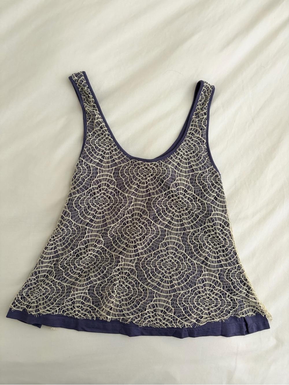 UO Lace Overlay Scoop Neck Tank Top - Lilac